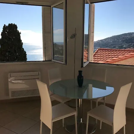 Lägenhet Charming , Bright With A Stunning View And Parking *