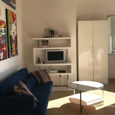 Charming , Bright With A Stunning View And Parking Lägenhet Villefranche-sur-Mer